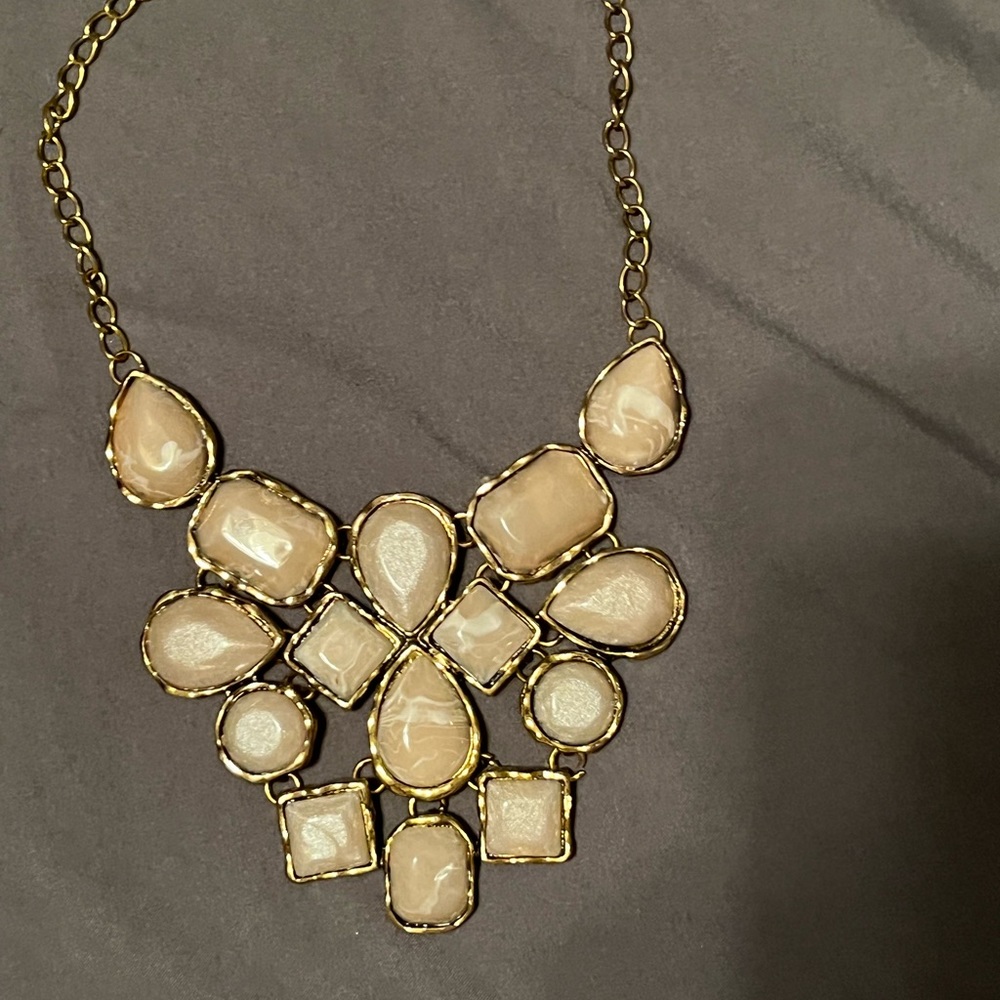 Statement necklace - Picture 3 of 4